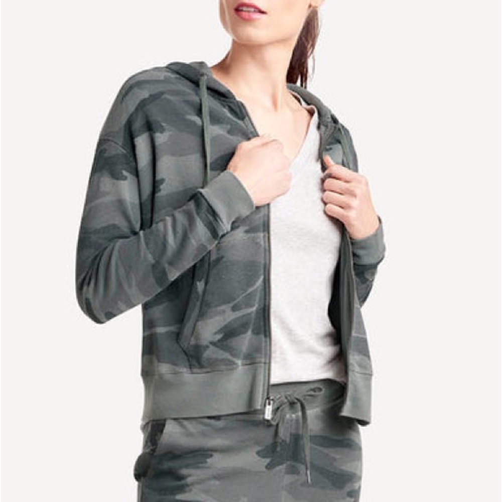 Splendid Camouflage Hoodie Large